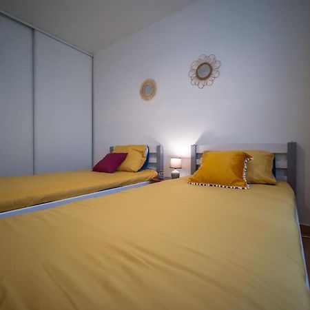Appartement Tout Equipe Terrasse Et Parking Prive Marsella Exterior foto