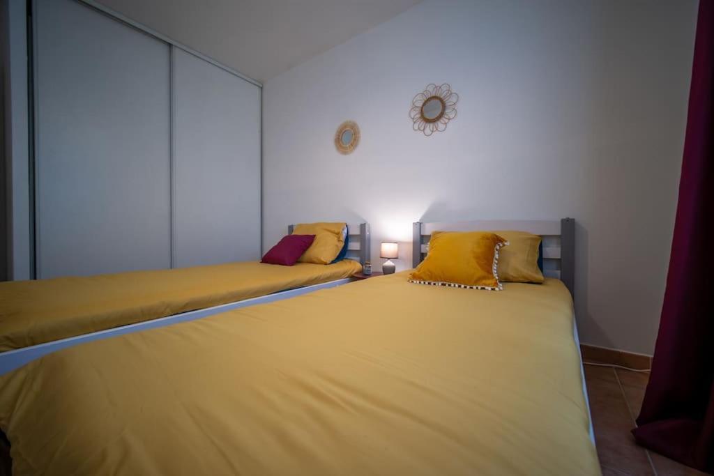 Appartement Tout Equipe Terrasse Et Parking Prive Marsella Exterior foto