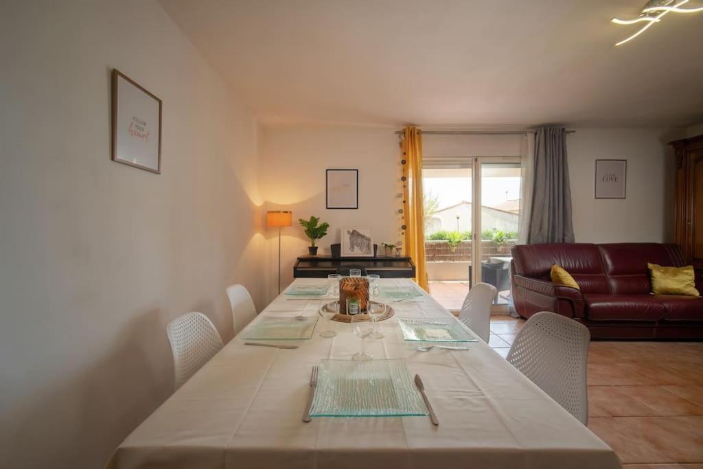 Appartement Tout Equipe Terrasse Et Parking Prive Marsella Exterior foto